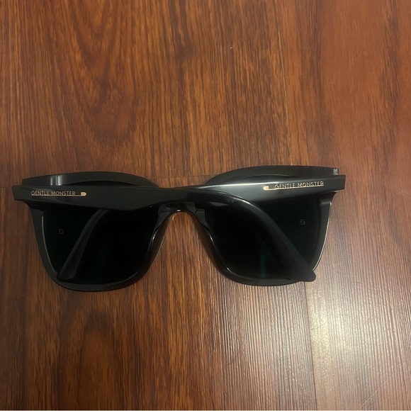 GENTLE MONSTER Black RICK Sunglasses - Picture 3 of 7